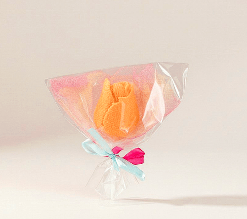 Duży tulipan z pomarańczowej lub truskawkowej czekolady 2